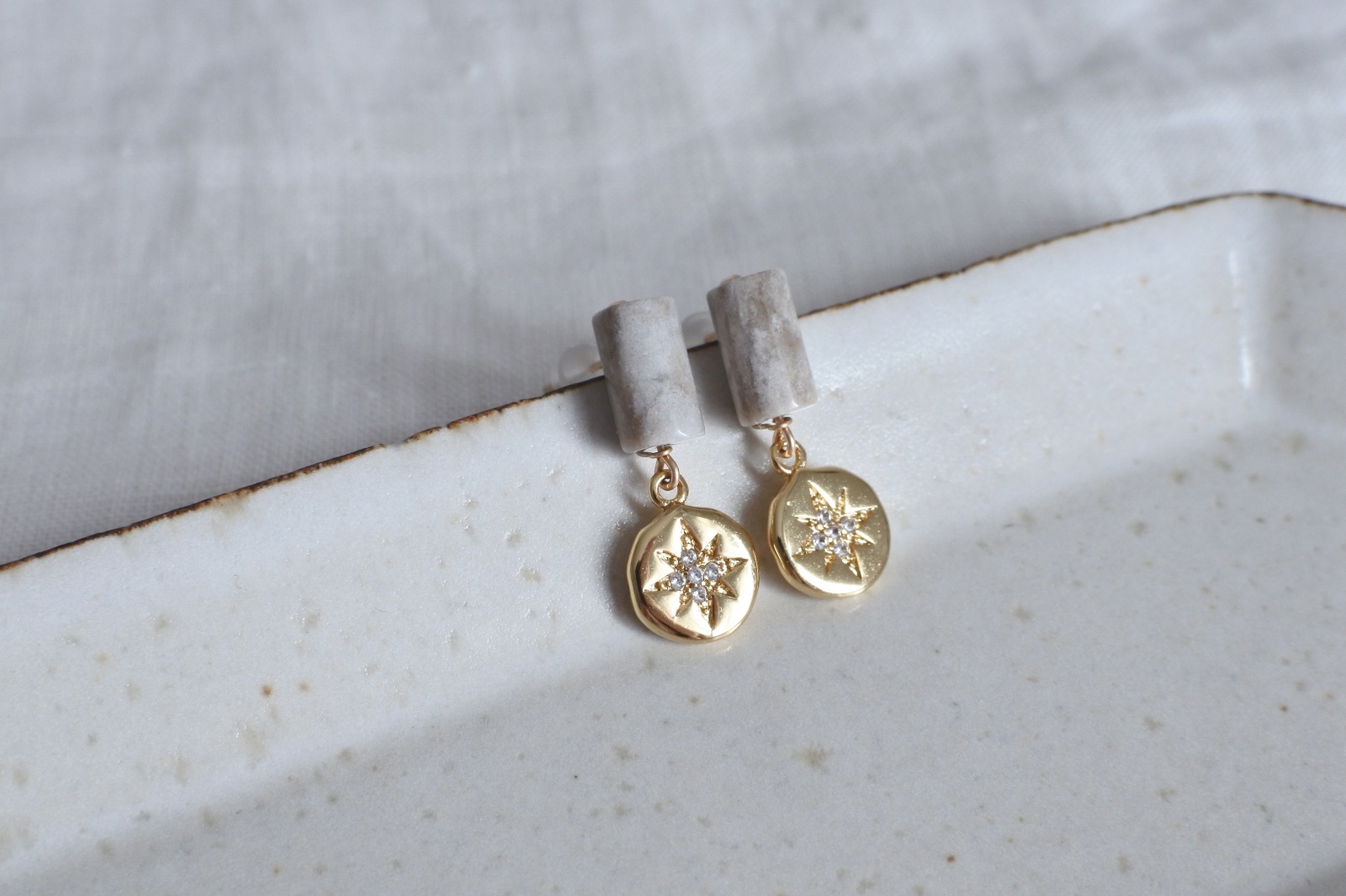 暮 ら し 【 ピアス限定 】